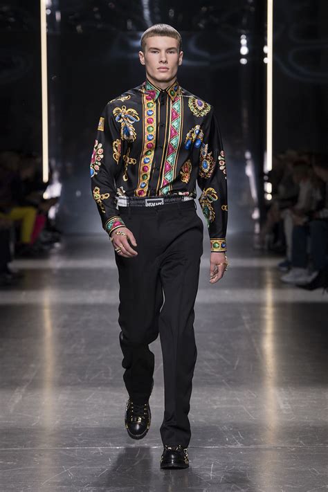 versace vestuario hombre.